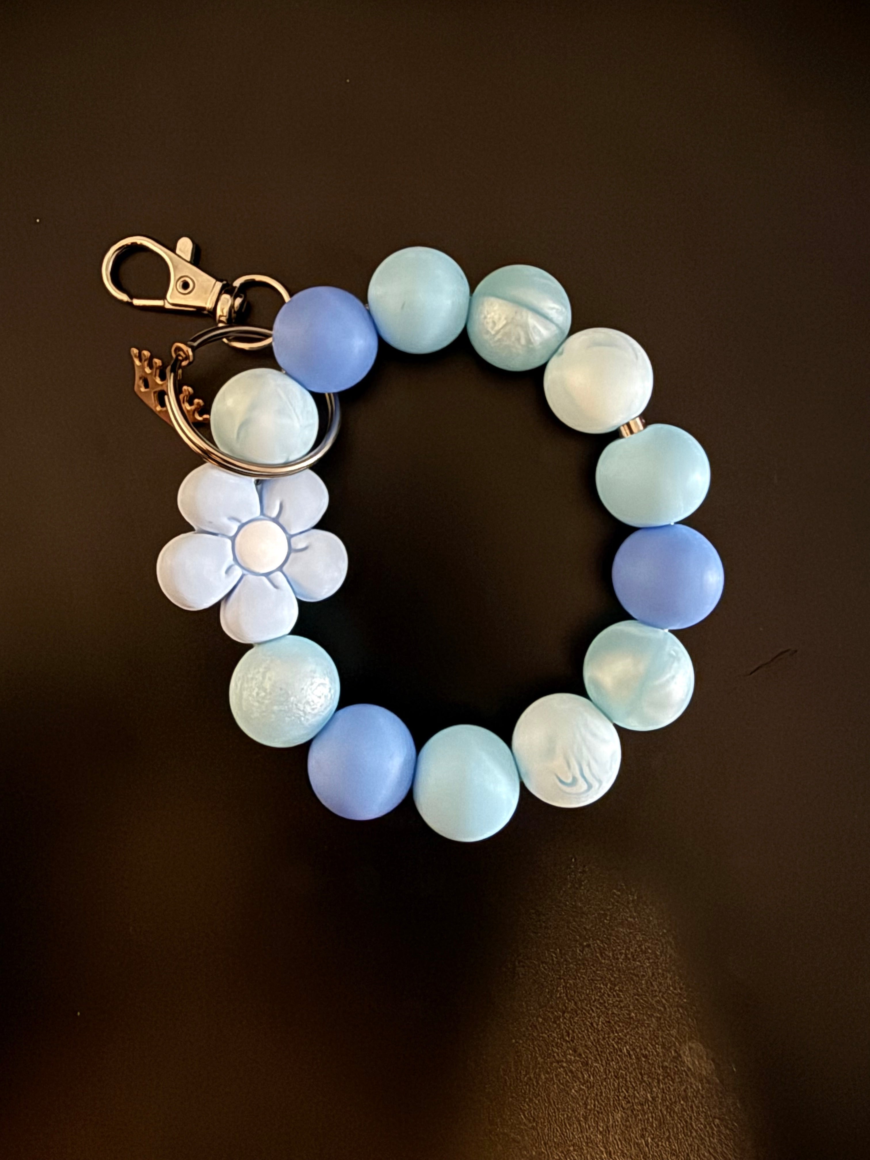 Ice blue daisy